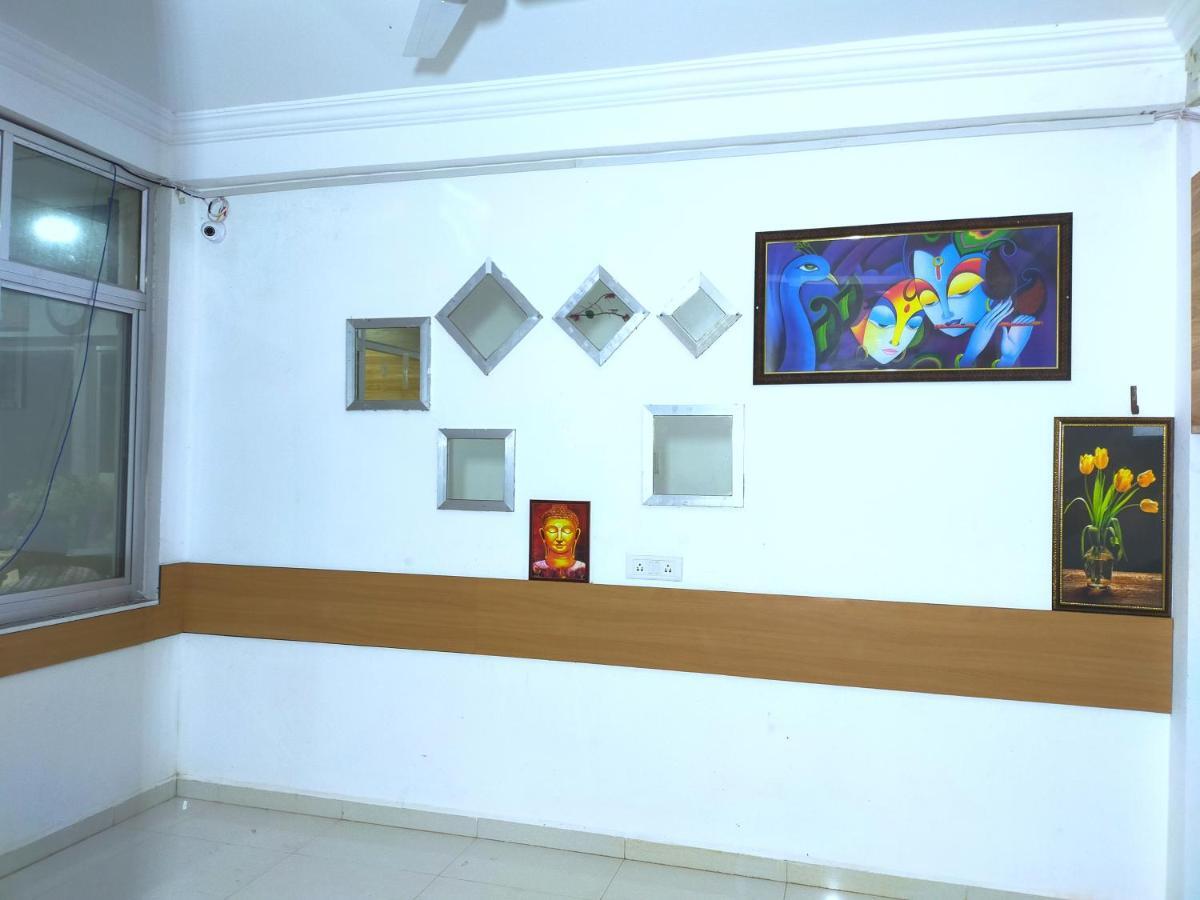 Hotel Parth Sitapur Muafi Exterior foto
